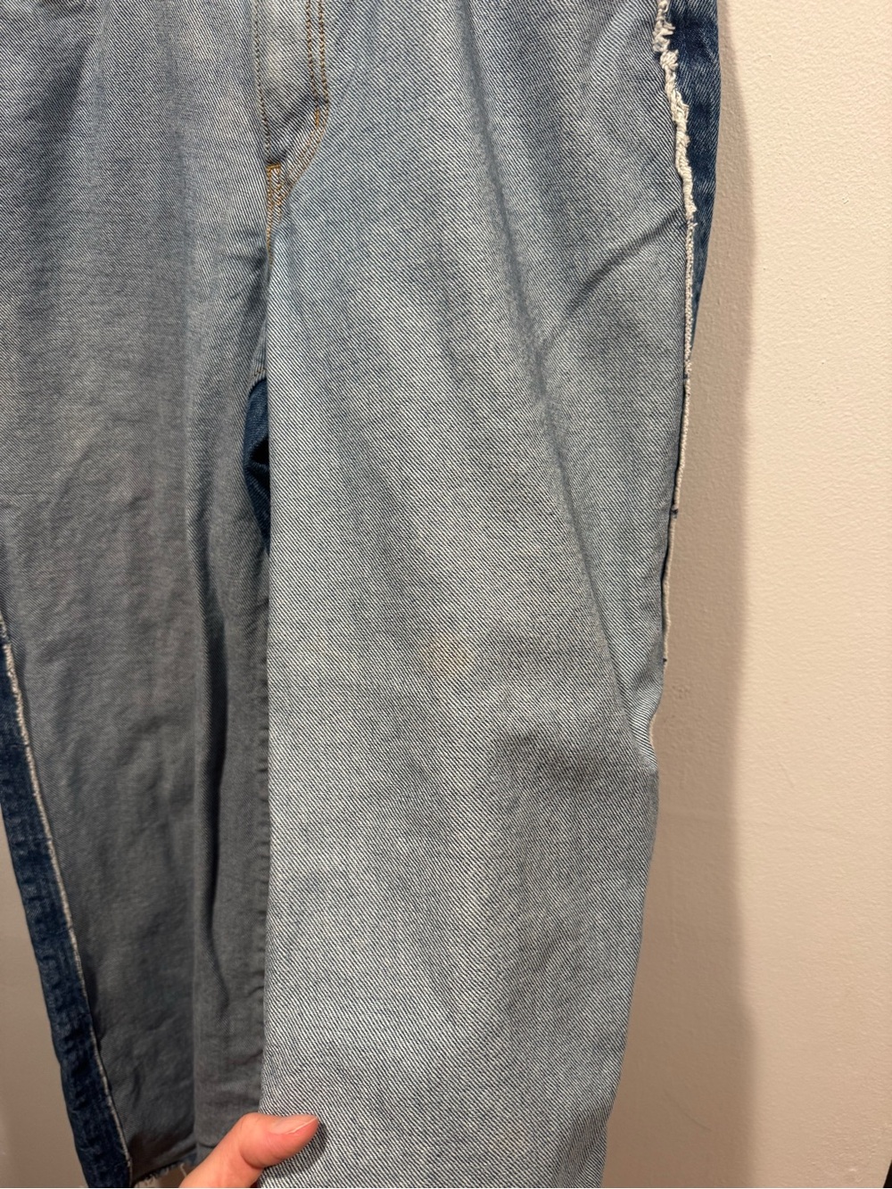 Levi's '94 Baggy Wide Leg Jeans - Picture 3 of 9